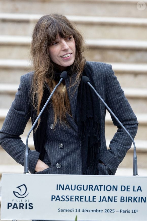 Lou Doillon - Inauguration de la passerelle Jane Birkin devant les 41-43 quai de Valmy à Paris le 13 décembre 2025. © Cyril Moreau / Bestimage