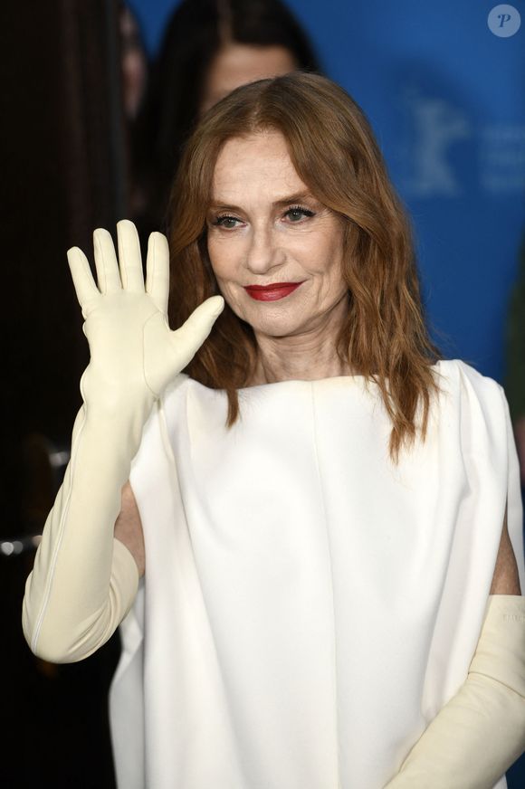 Pour entretenir la flamme ou réussir un premier rendez-vous galant, la star a dévoilé au magazine Vogue son adresse parisienne fétiche.

Isabelle Huppert - Photocall du film "Die Blutgräfin (The Blood Countess)" lors de la 76ème édition du festival international du film de Berlin (La Berlinale 2026) , le 16 février 2026.
Action Press / Bestimage