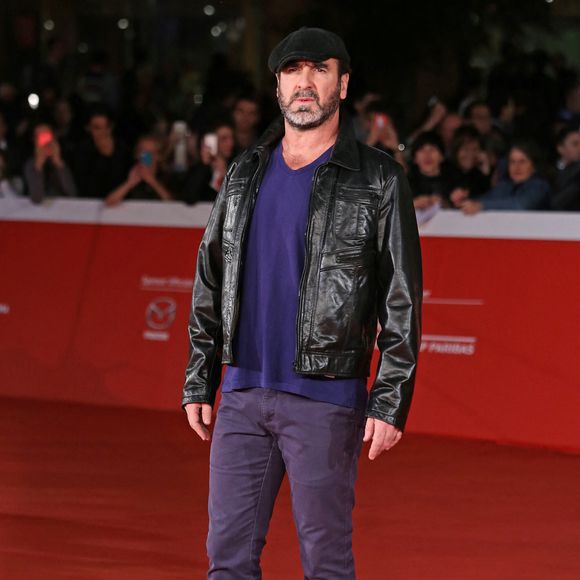 Éric Cantona arrive sur le tapis rouge avant la projection du film Les Rois du monde (Mad Kings) au 10e Festival international du film de Rome à Rome, Italie, le 19 octobre 2015. Photo David Silpa/Upi/Abaca