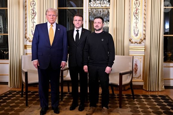 French president Emmanuel Macron meets U.S. President-elect Donald Trump in Paris, Volodymyr Zelenskiy will travel to Paris to attend the re-opening of Notre-Dame cathedral on Saturday, and use the trip to hold talks with U.S, at the Elysee presidential Palace in Paris, France, on December 7, 2024. © Jeanne Accorsini/Pool/Bestimage