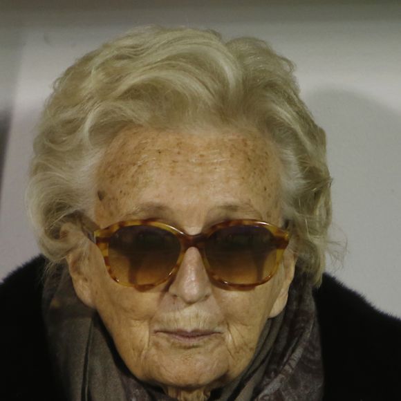 Exclusif - Bernadette Chirac - Le Variétés Club de France dispute un match caritatif présidé par Madame B. Chirac au profit de "+ de Vie", en faveur des personnes âgées accueillies dans les services de gériatrie et d'URMA, service pédiatrie du CHU de Montpellier, parrainé par L. Blanc au stade Léo Lagrange de Poissy, France, le 11 Octobre 2017. © Marc Ausset-Lacroix/Bestimage