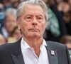 Décédé d'une détresse respiratoire, l'origine de son décès de celui qui clamait être le fils illégitime d'Alain Delon n'a jamais été identifiée, ni même la date précise

Alain Delon (avec un badge Paris Match d'une ancienne couverture du magazine titrant "Alain Delon, mes deux amours, Rosalie et Anouchka) - Montée des marches du film "A Hidden Life" lors du 72ème Festival International du Film de Cannes. Le 19 mai 2019
© Borde / Bestimage