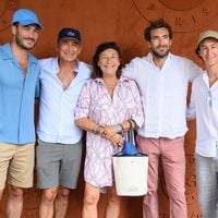 Martin Kretz (L'Agence) fait visiter le nouveau bien familial en plein centre de Paris, chaque pièce porte un message bien précis