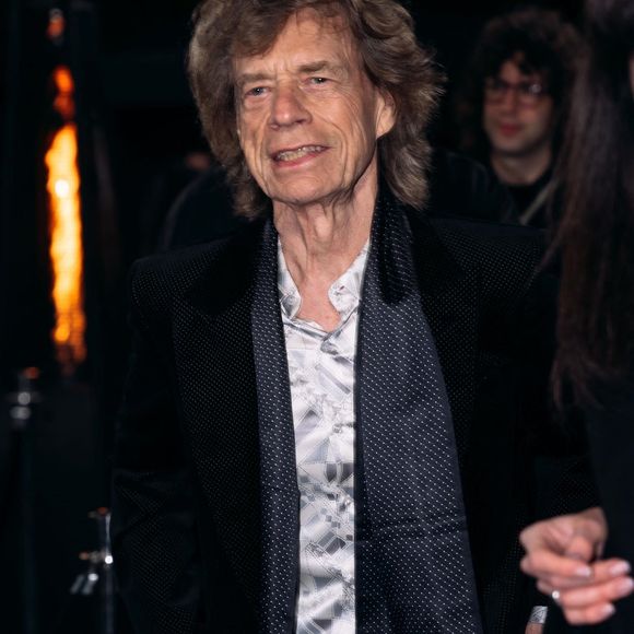 Arrivée de Mick Jagger à la prestigieuse cérémonie des Fashion Awards à Londres. Le 1er décembre 2025. © Backgrid UK/ Bestimage
