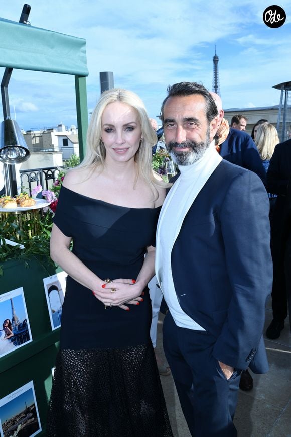 Olivier Benkemoun et son épouse Anne Denis - Réouverture du rooftop « L'heure dorée » de l'hôtel Peninsula à Paris le 10 juin 2026. © Rachid Bellak/Bestimage