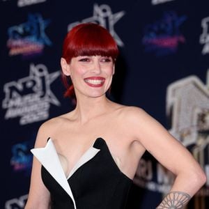 Jennifer Ayache au photocall de la 27ème édition des NRJ Music Awards au palais des Festivals de Cannes, France, le 31 octobre 2025. © Dominique Jacovides/Bestimage
