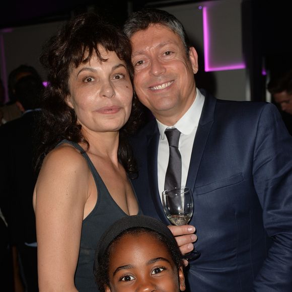 Isabelle Mergault et sa fille Maya, avec Jacques Sanchez à l'anniversaire du programmateur de télévision Jacques Sanchez au restaurant Nolita à Paris le 29 mai 2016. Crédit Veeren/Bestimage