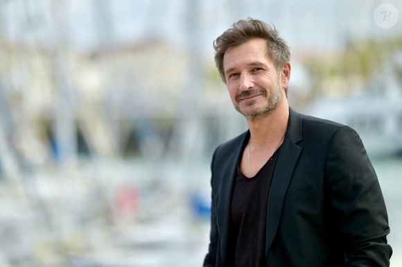 Alexandre Varga participe au photocall du Festival de la Fiction de La Rochelle le 16 septembre 2022 à La Rochelle, France. Photo par Franck Castel/ABACAPRESS.COM