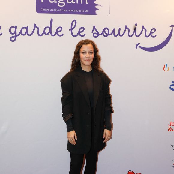 Dans ce nouvel opus, elle a écrit et composé une chanson pour son amoureux.

Camille Lellouche - Avant-première du clip "Je garde le sourire" réalisé pour l’Association Laurette Fugain dans le cadre de sa nouvelle campagne de sensibilisation au cinéma Mac Mahon à Paris le 15 octobre 2024. Ce clip met en scène les mots de C. Lellouche, interprétés par des enfants hospitalisés entourés d’une quinzaine de personnalités. © Christophe Clovis / Bestimage