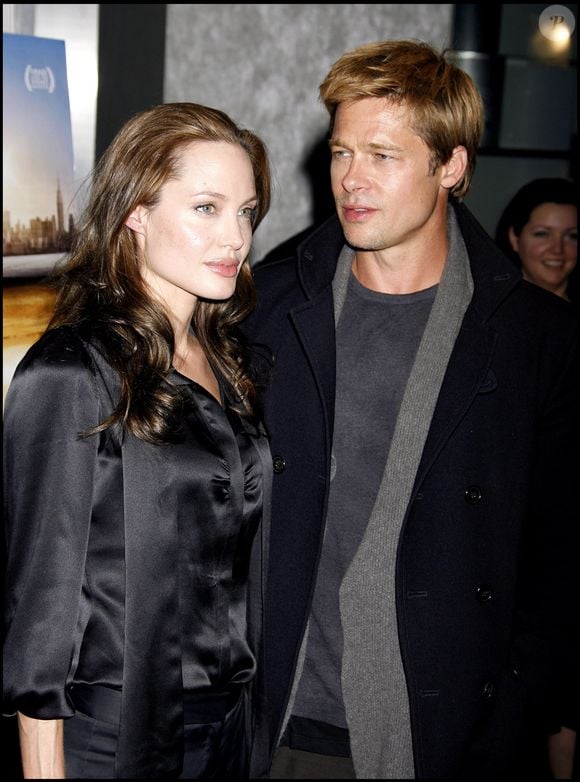 Durant leur union, ils ont donné naissance à trois enfants et en ont adopté trois autres

Brad Pitt et Angelina Jolie à Los Angeles.