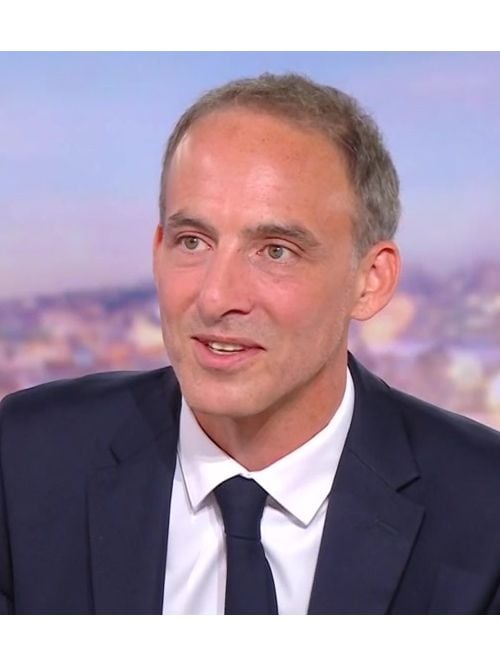 Raphaël Glucksmann, candidat à la présidentielle, évoque l'avenir de Léa Salamé dans le JT de France 2, "je sais ce que cette décision implique"