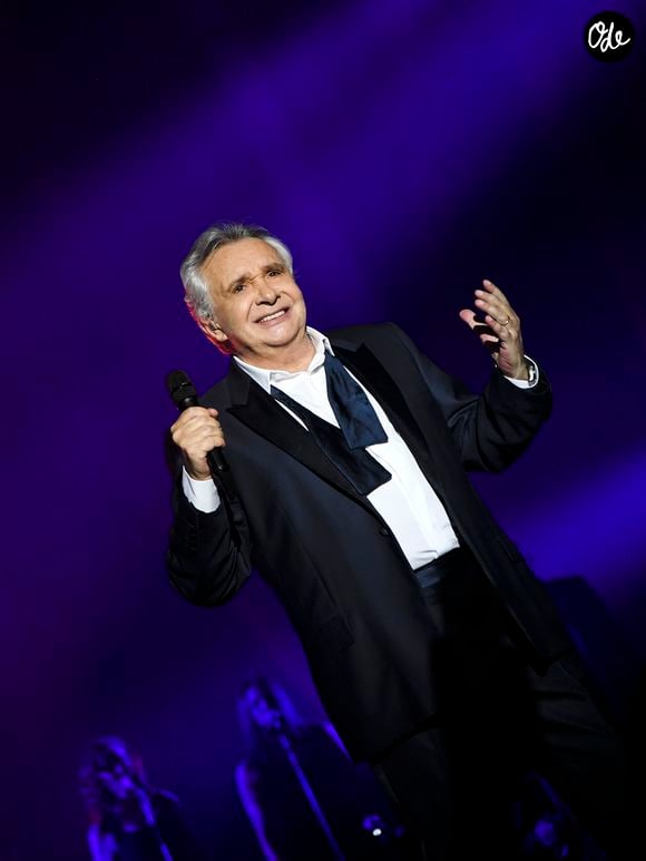 Michel Sardou en concert à la Seine Musicale, jusqu'au 7 janvier 2018 et les 14 et 15 mars, pour sa dernière tournée "La dernière danse" à Boulogne-Billancourt. Le 26 décembre 2017. La tournée se poursuivra en France jusqu'à fin mars 2018, et se terminera avec deux ultimes représentations les 23 et 24 mars à la Seine Musicale © Pierre Perusseau / Bestimage