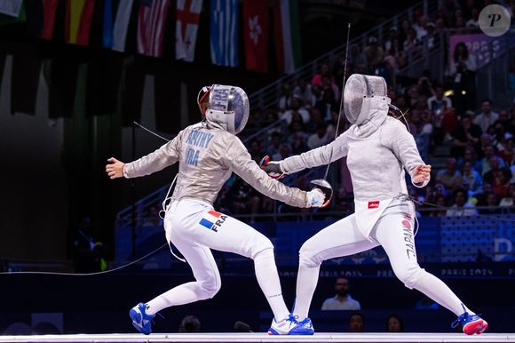 Manon Apithy-Brunet (FRA) - Escrime - Escrime, match pour la médaille de bronze, épreuve d'escrime féminine par équipe, lors des Jeux Olympiques Paris 2024. (Dppi / Panoramic / Bestimage).