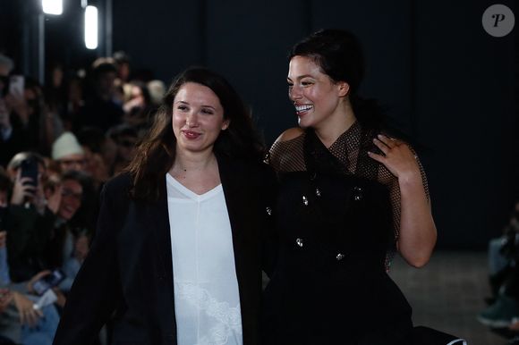 Alice Vaillant, Ashley Graham - Défilé de mode Femmes Printemps/Eté 2025 "Vaillant" (marque créée par Alice Vaillant, fille d'A. Roumanoff) à la poste du Louvre à Paris, France, le 24 septembre 2024. © Christophe Clovis / Bestimage