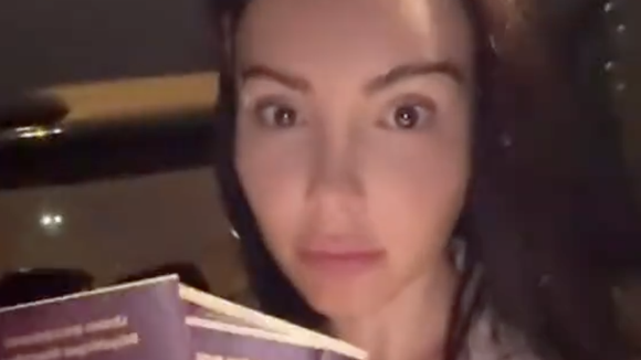 Avant de s'envoler vers Hong-Kong, moment de stress pour Nabilla et Thomas Vergara, le voyage a bien failli être gâché