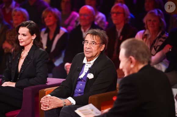 Exclusif - Laurent Voulzy et Jade Leboeuf lors de l'enregistrement de l'émission "Famille je vous aime" présentée par M.Drucker et qui sera diffusée le 29 décembre sur France 3, au studio Rive gauche, à Paris, France, le 2 décembre 2025. © Gaffiot-Perusseau/Bestimage