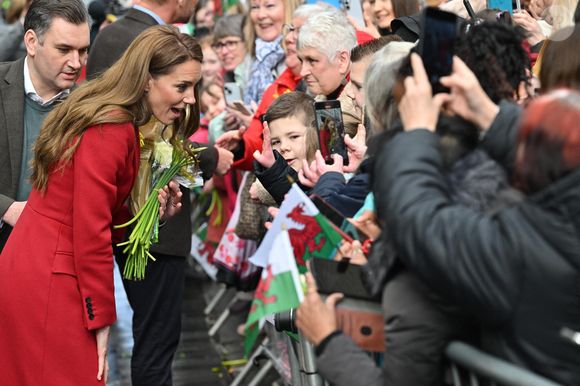 Le prince William, prince de Galles, et Catherine (Kate) Middleton, princesse de Galles, visitent le marché de Pontypridd, le 26 février 2025. 
Zuma Press/Bestimage