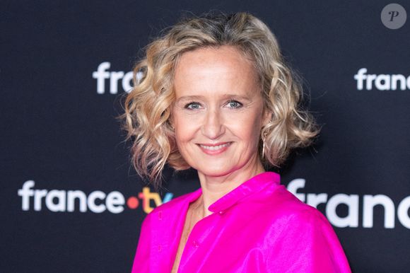 "Je suis alignée, sereine. J’ai fait un choix professionnel qui m’a demandé une grande introspection" a-t-elle confié ce 27 juillet 2025 à "La Tribune Dimanche".

Caroline Roux assiste a la Conference de Presse de rentree de France Televisions a Paris, France le 11 Juillet 2023. Photo par Aurore Marechal/ABACAPRESS.COM