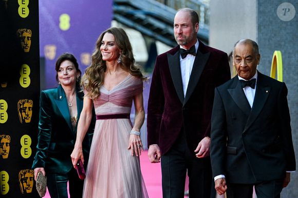 Leur apparition survient quelques jours après l’arrestation d’Andrew Mountbatten-Windsor.

Jane Millichip, PDG de l'Académie britannique des arts du cinéma et de la télévision, le prince et la princesse de Galles et le Lord-Lieutenant du Grand Londres Ken Olisa assistant à la 79e cérémonie des British Academy Film Awards, au Royal Festival Hall, Southbank Centre, Londres, Royaume-Uni, le 22 février 2026. Photo par Jaimi Joy/PA Wire/ABACAPRESS.COM
