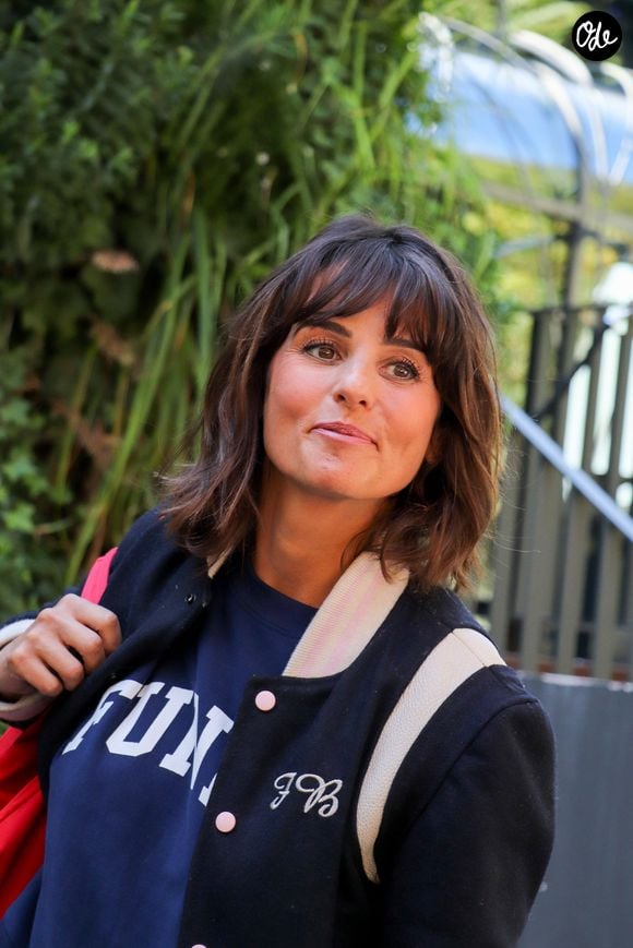 Faustine Bollaert arrive à l'enregistrement de l'émission "Vivement Dimanche Prochain" au studio Gabriel à Paris, France, le 11 septembre 2019.