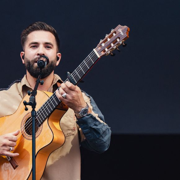 Il y a plusieurs années, le chanteur s'était installé dans l'Essonne

Kendji Girac - Les artistes sur la scène du V and B Fest' à Château-Gontier sur Mayenne le 21 août 2025

© Alexandre Fumeron / Afterdepth / Bestimage