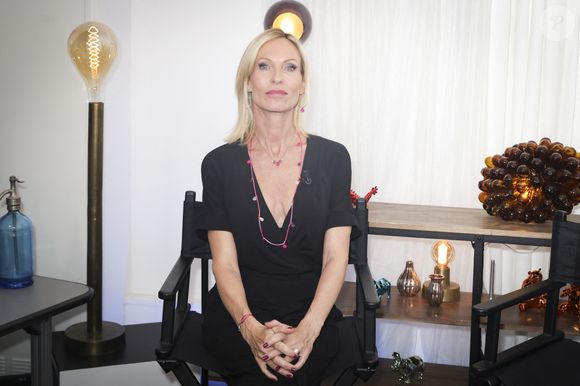 Celle qui a joué le rôle de Céline Frémont dans "Plus belle la vie" et qui s'apprête à revenir sous les traits de Clarisse Castel dans "Nouveau jour" sur M6 avait partagé à l'époque de terribles clichés de sa mésaventure sur Instagram.

Exclusif - Rebecca Hampton - Enregistrement de l'émission "Y'a que la vérité qui compte", présentée par L.Fontaine et P.Bataille, et diffusée sur C8
