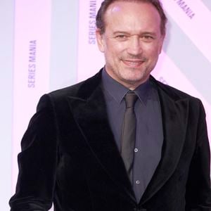 Vincent Perez lors du Festival Séries Mania à Lille le 21 mars 2025.

© Christophe Aubert  / Bestimage