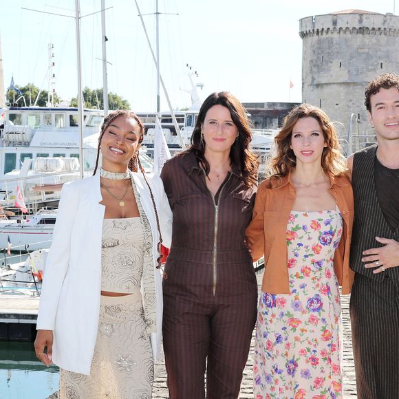 "Je suis vieille", "je joue mal", "je suis has been"…

Johanna Boyer, Anne Decis, Marie Hennerez, Inaki Lartigue - Photocall de la série "Plus belle la vie" lors de la 26ème Edition du Festival de la Fiction de La Rochelle. Le 13 septembre 2024
© Patrick Bernard / Bestimage