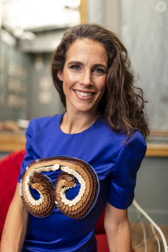 Clémence Castel, habillée par le chocolatier Nicolas Morin et la styliste Flory Brisset lors d'un essayage en prévision du défilé du salon du chocolat 2022 à Paris, France, le 21 octobre 2022. © Pierre Perusseau/Bestimage