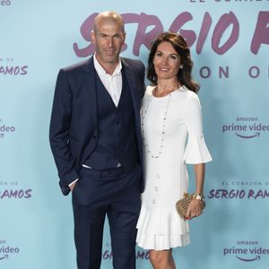Pour lui, prendre soin de son corps est essentiel à son équilibre. "C’est très important pour mon bien-être. Si tu te sens mieux dans ton corps, ça suit mieux derrière."

Zinedine Zidane et sa femme Véronique à la première du documentaire "Le coeur de Sergio Ramos" à Madrid le 10 septembre 2019.

© AGENCE / BESTIMAGE
