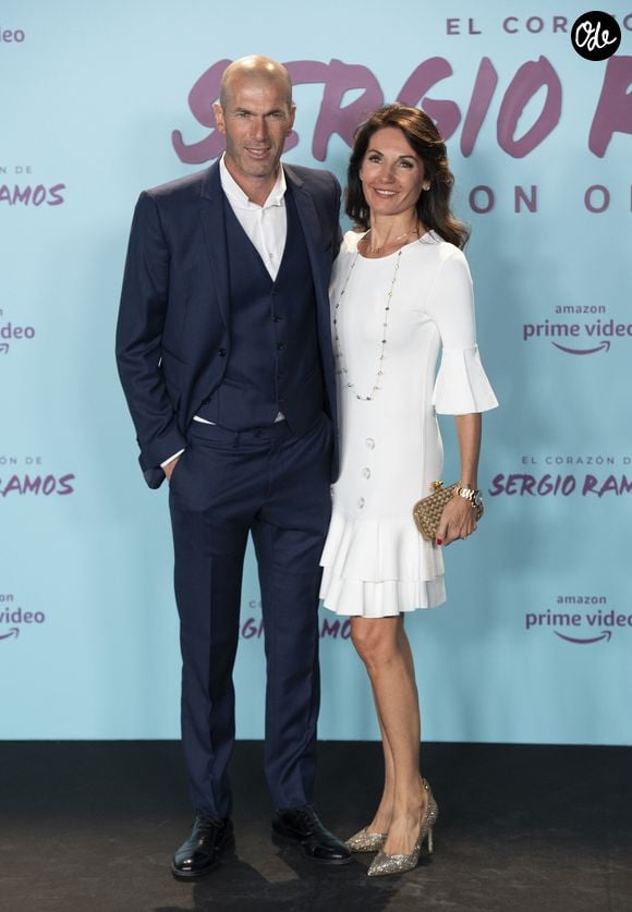 Pour lui, prendre soin de son corps est essentiel à son équilibre. "C’est très important pour mon bien-être. Si tu te sens mieux dans ton corps, ça suit mieux derrière."

Zinedine Zidane et sa femme Véronique à la première du documentaire "Le coeur de Sergio Ramos" à Madrid le 10 septembre 2019.

© AGENCE / BESTIMAGE