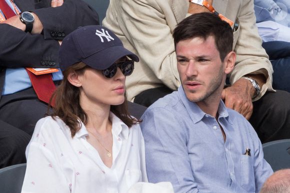 Gaspard Ulliel et Gaëlle Pietri sur les gradins lors des Internationaux de France de tennis à l'arène Roland-Garros à Paris, France le 7 juin 2017.  
Photo par Nasser Berzane/ABACAPRESS.COM