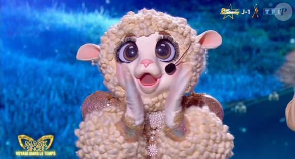 Mais a donc été contraint de se démasquer en premier

L'Agneau de Mask Singer 8, capture d'écran TF1