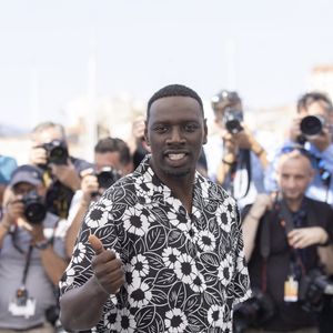 Info - Le jury du Festival de Cannes dévoilé - Omar Sy au photocall du film "Tirailleurs" (Un certain regard) lors du 75ème Festival International du Film de Cannes, le 19 mai 2022. 
© Cyril Moreau / Bestimage
