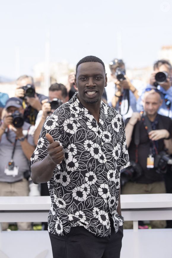 Info - Le jury du Festival de Cannes dévoilé - Omar Sy au photocall du film "Tirailleurs" (Un certain regard) lors du 75ème Festival International du Film de Cannes, le 19 mai 2022. 
© Cyril Moreau / Bestimage