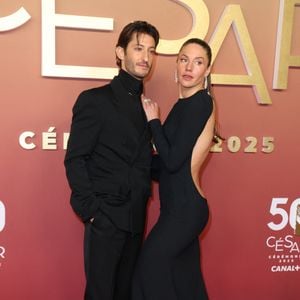 Pierre Niney, Natasha Andrews - Photocall de la 50ème édition de la cérémonie des César à l'Olympia à Paris, France, le 28 février 2025 © Dominique Jacovides - Olivier Borde / Bestimage