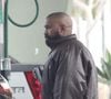 Alors qu'une vidéo devenue virale montre le rappeur en train d'utiliser la mélodie d'une de ses chansons

Exclusif - Kanye West et sa femme Bianca Censori font le plein d'essence avant d'aller faire des courses à Los Angeles, le 21 février 2023.