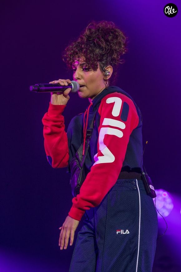 La chanteuse Tal - 7ème édition du concert caritatif "Une nuit à Makala" organisé pour l'association "Les orphelins de Makala" au Zénith de Lille, France. © Stéphane Vansteenkiste/Bestimage