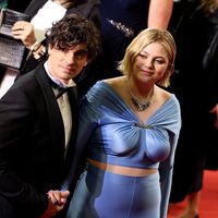 Louane et Florian Rossi se sont mariés dans le Sud de la France ! Stromae et M. Pokora présents