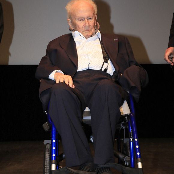 il annonce prendre sa retraite et fait ses adieux : "C'est terminé"

Philipe Bouvard assiste à la projection du documentaire "Les Mille et une vies de Philippe Bouvard" (Paris Première) au théâtre de la Croisette à Cannes, le 30 novembre 2024.