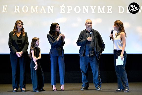Valérie Perrin, Elodie Batard Gaultier, Leïla Bekhti, Jean-Pierre Jeunet ont présenté le film "Changer l'eau des fleurs" avec Nathalie Levy, la maîtresse de cérémonie, durant la soirée d'ouverture de la 8ème édition du Festival Ciné Roman au Cinéma Pathé Gare du Sud à Nice, le 28 septembre 2026. © Bruno Bebert - Dominique Jacovides / Bestimage