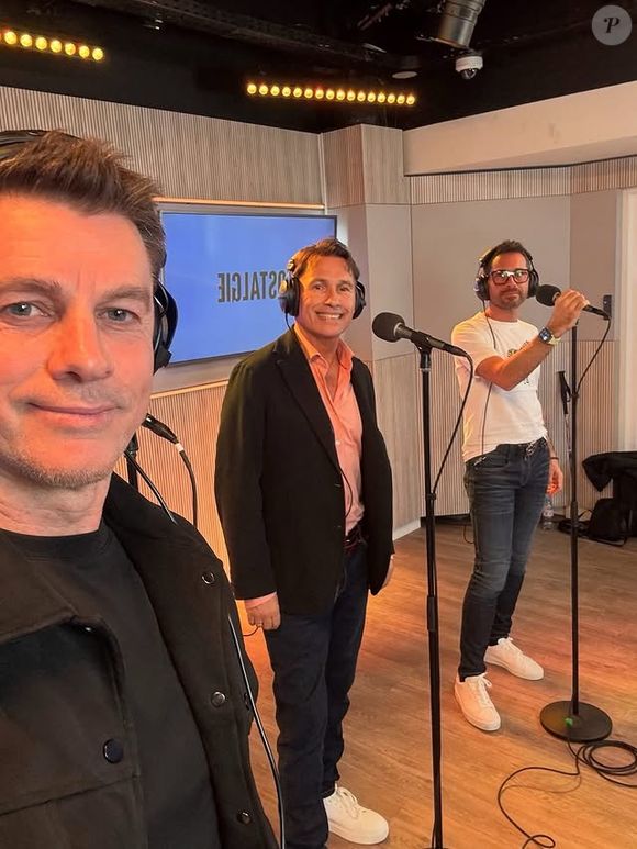 Nathan Moore fêtera les 30 ans du groupe culte les Worlds Apart à Paris en 2027. 
Nathan, Cal et Steve des Worlds Apart en studio, photo tirée d'Instagram