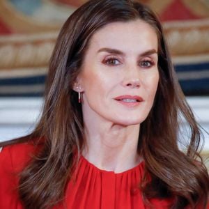 Une inflammation nerveuse située dans les pieds

Le reine Letizia d'Espagne lors de la réunion du conseil d'administration de la Fondation Princesse de Gérone au Palais Royal de Madrid le 18 décembre 2024.