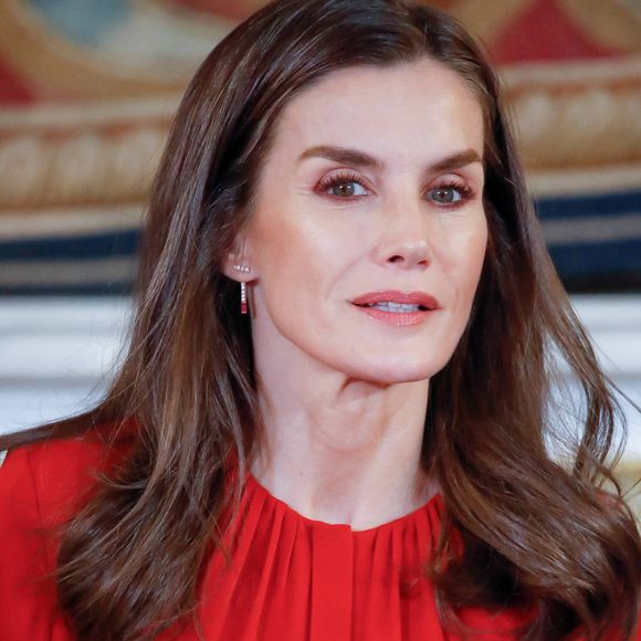 Une inflammation nerveuse située dans les pieds

Le reine Letizia d'Espagne lors de la réunion du conseil d'administration de la Fondation Princesse de Gérone au Palais Royal de Madrid le 18 décembre 2024.