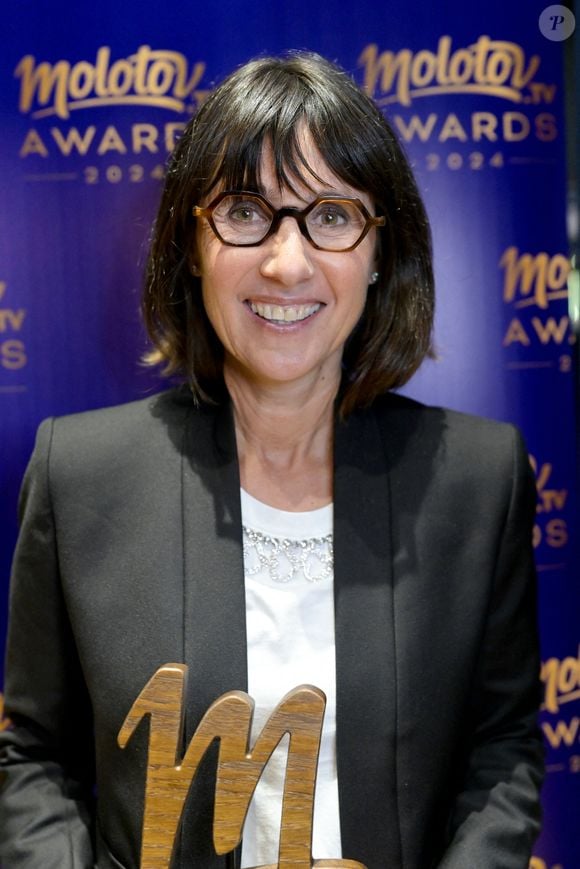 Exclusif - Alexia Laroche-Joubert, meilleure jeu quotidien pour “Les 12 coups de midi” lors de la soirée de remise de prix Molotov TV Awards 2024, première édition, pour récompenser les programmes télés préférés.
Avec plus de 1,5 millions de votes comptabilisés pour cette édition, les Molotov TV Awards 2024 ont mis en lumière les émissions, les programmes et personnalités TV les plus marquants de la saison TV de septembre 2023 à juin 2024.
Lors de cette première édition, sous la présidence de M.Denisot, les participants ont pu voter pour 18 catégories du jeudi 5 septembre au jeudi 26 septembre 2024 

Paris, le 1er octobre 2024.

© Rachid Bellak / Bestimage