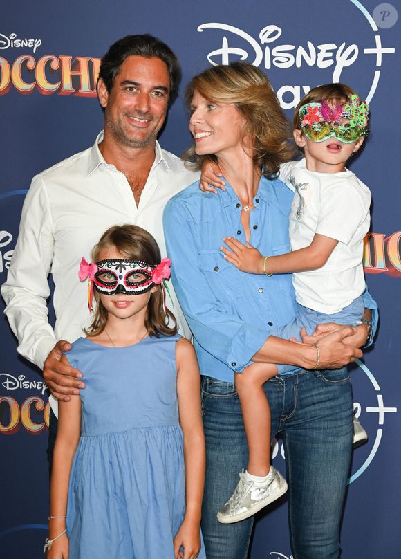 Mais elle est aussi mère de trois enfants dans une famille recomposée.

Sylvie Tellier avec son mari Laurent Schenten et ses enfants Margaux Tellier et Oscar Le Maux à l'avant-première du film "Pinocchio" au Grand Rex à Paris le 7 septembre 2022.

© Coadic Guirec/Bestimage