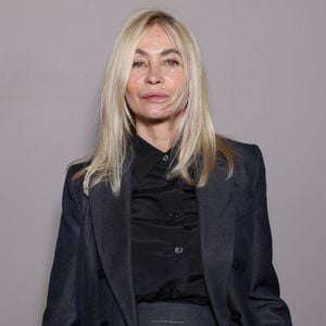 Cette maman de trois enfants partage la vie du réalisateur et scénariste depuis une quinzaine d'années.

Emmanuelle Béart lors de la soirée anniversaire des 25 ans de la Terrasse de Albane pendant le 79ème Festival International du Film de Cannes, France, le 15 mai 2026. © Denis Guignebourg/Bestimage