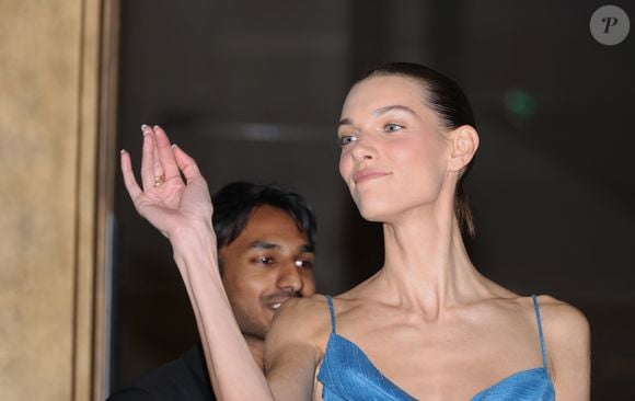 Charlotte Cardin au défilé Schiaparelli "Collection Prêt-à-Porter Automne/Hiver 2025-2026" lors de la Fashion Week de Paris (PFW), le 6 mars 2025

© Denis Guignebourg / Bestimage
