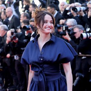 Marie Gillain (bijoux Messika) - Montée des marches du film « Marcello Mio » lors du 77ème Festival International du Film de Cannes, au Palais des Festivals à Cannes. Le 21 mai 2024
© Jacovides-Moreau / Bestimage