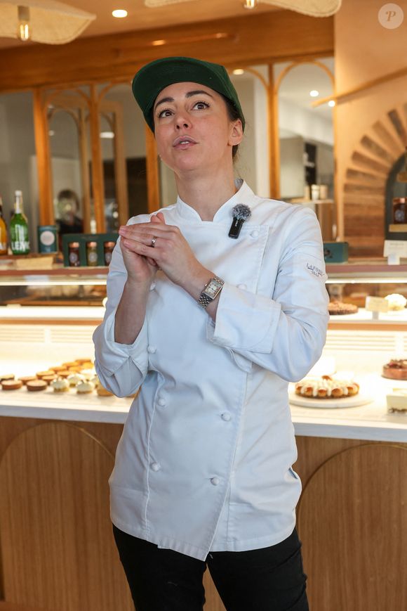 La meilleure pâtissière du monde Nina Métayer lors de l'inauguration de sa boulangerie-pâtisserie "Fournil par Nina" à La Rochelle, France, le 16 novembre 2024.  © Jean-Marc Lhomer/Bestimage
